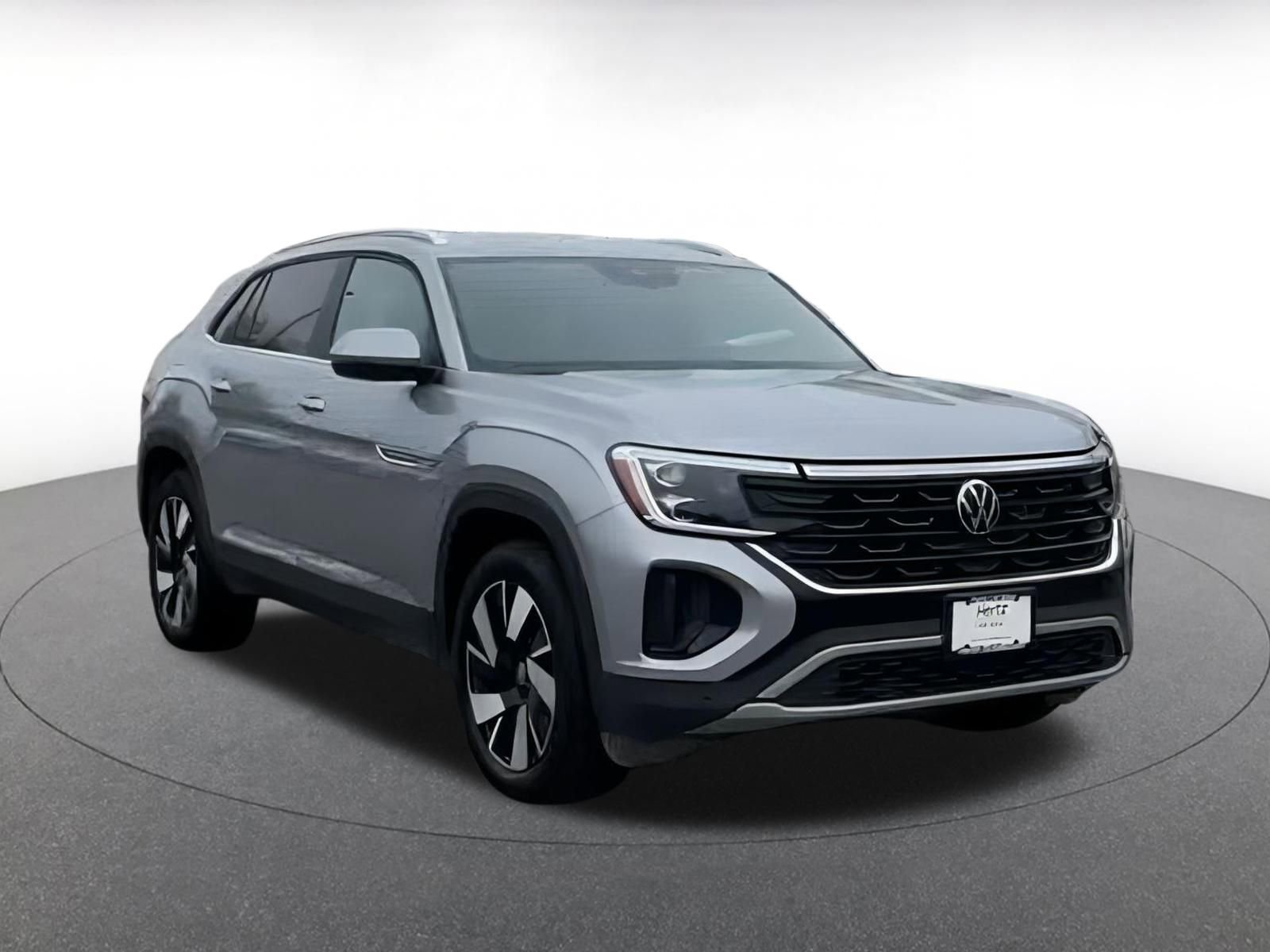 Used 2025 Volkswagen Atlas Cross Sport SE image 3