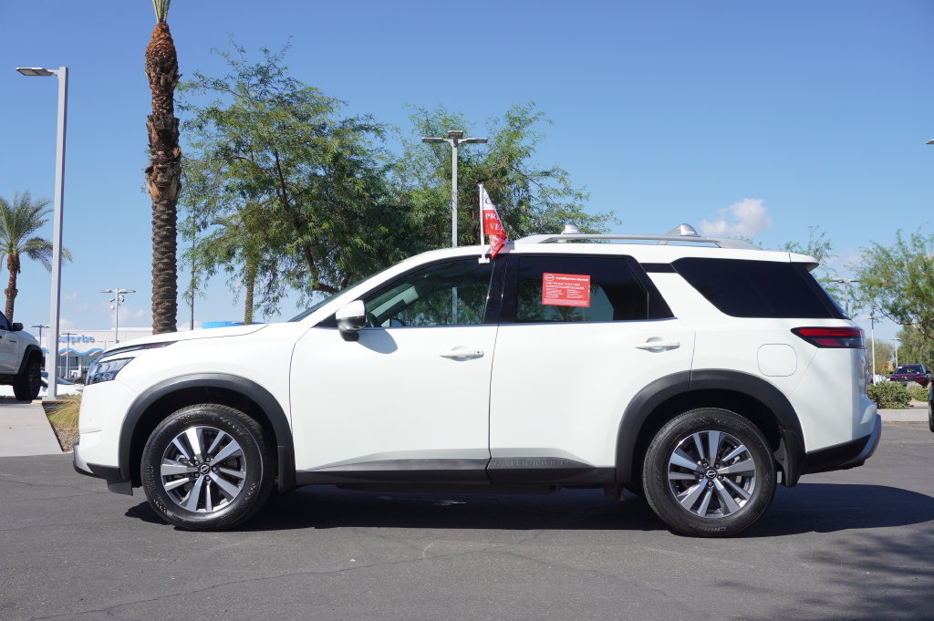 Certified 2024 Nissan Pathfinder SL AWD/4WD image 2