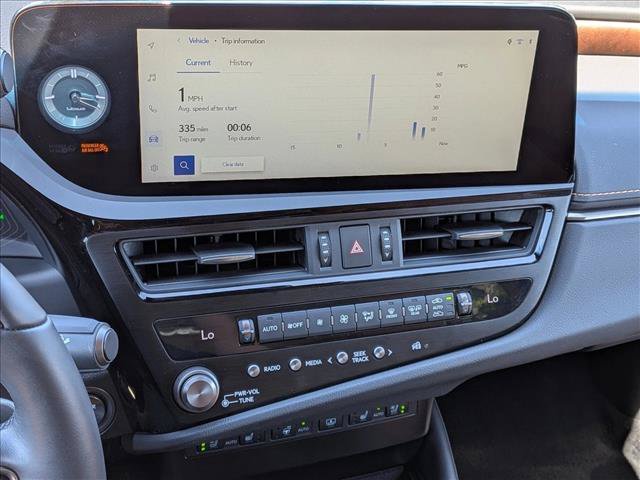Used 2024 Lexus ES 300h w/ Accessory Package (Z2) FWD image 15