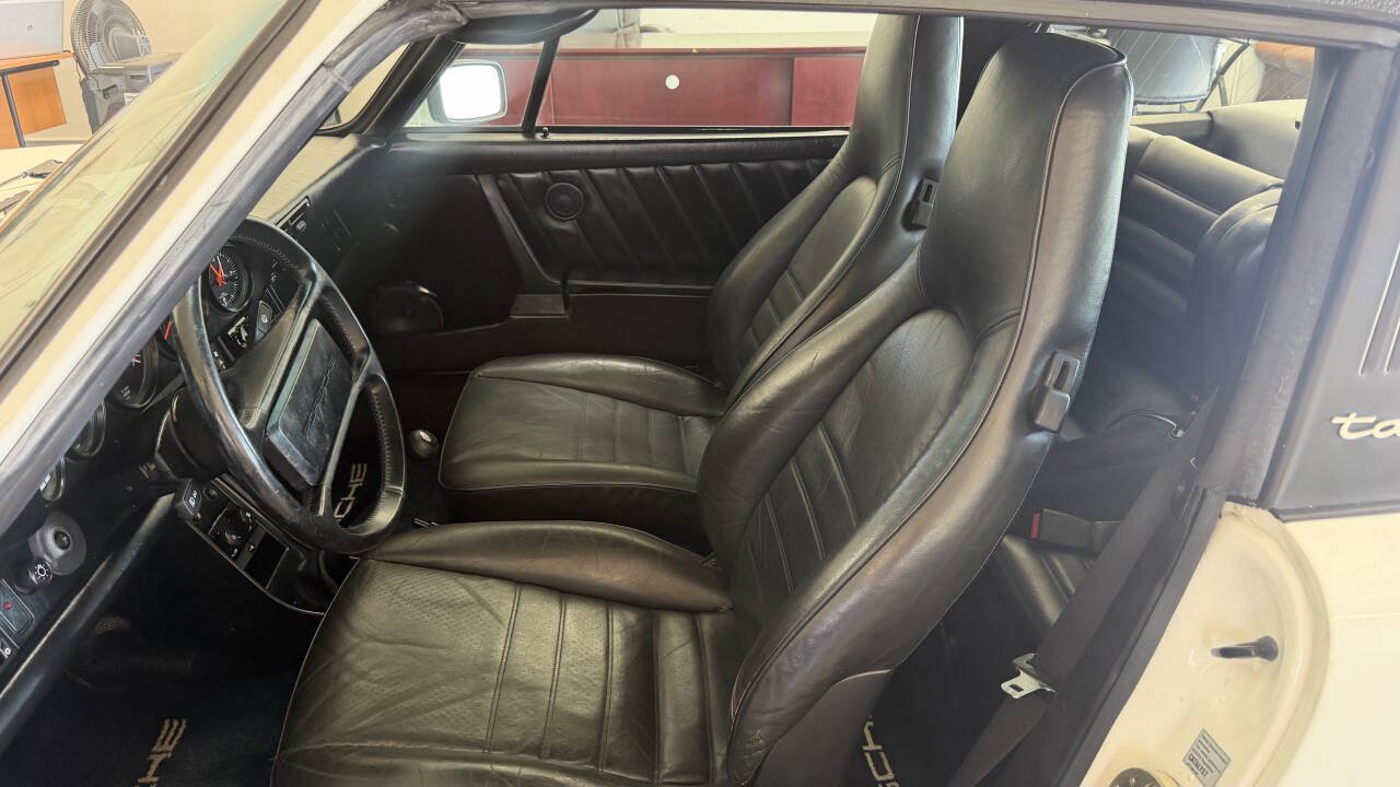 Used 1987 Porsche 911 Carrera RWD image 16