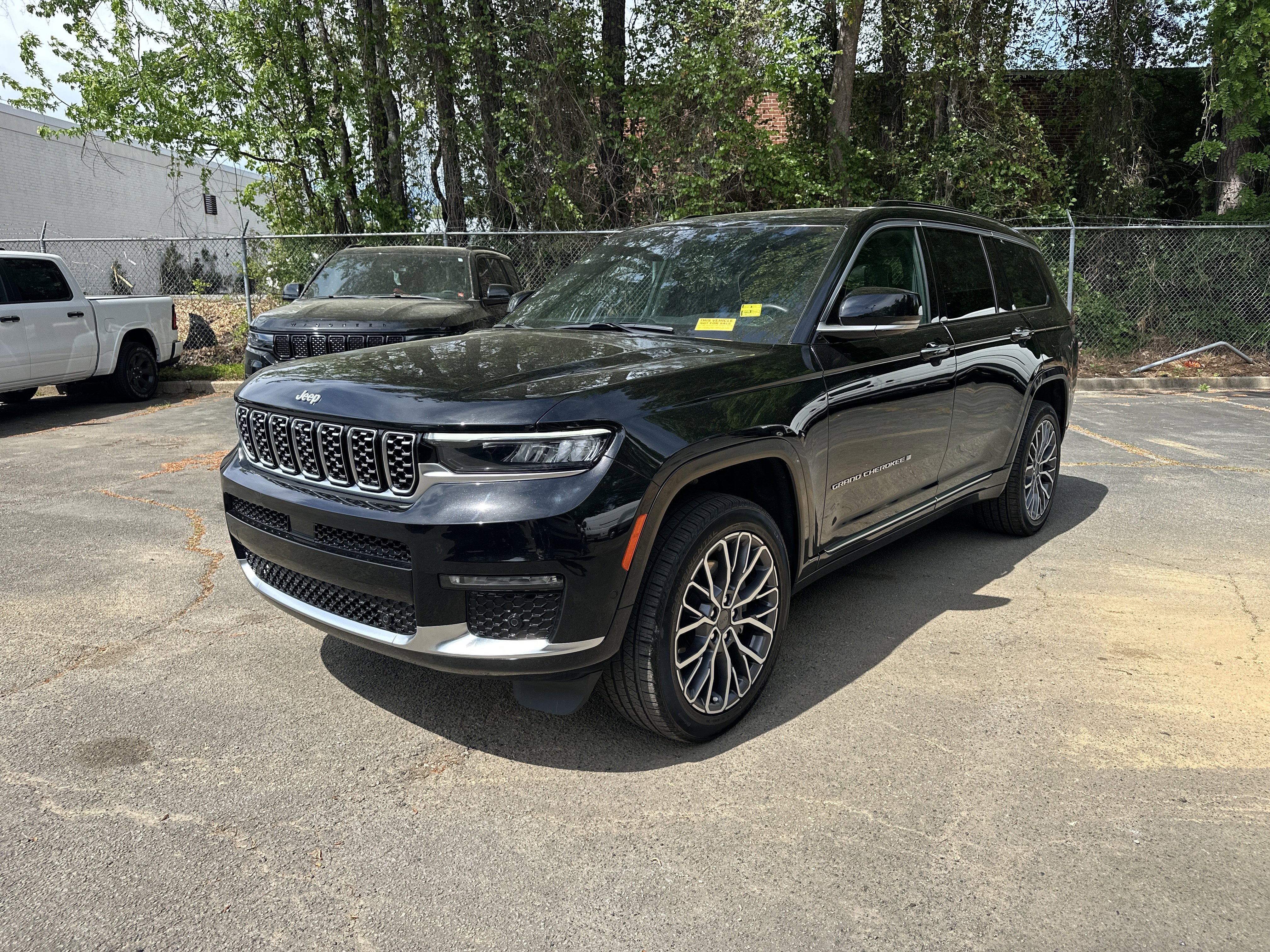 Used 2025 Jeep Grand Cherokee L Summit image 5