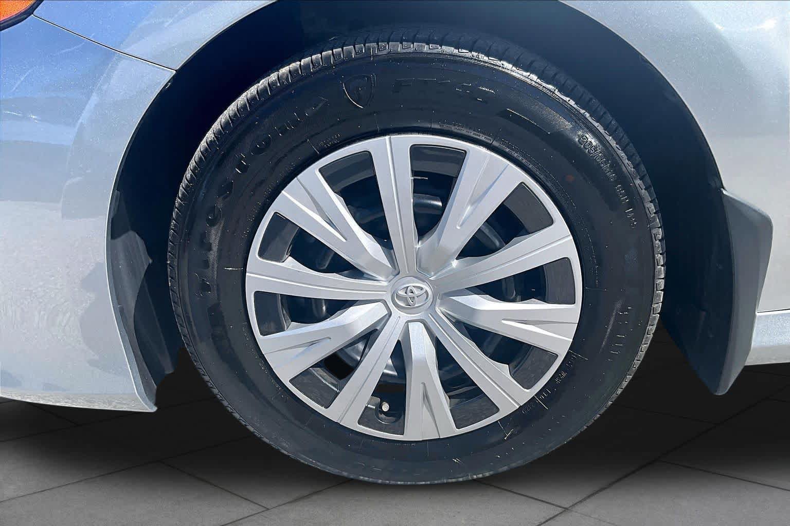 Used 2023 Toyota Camry LE FWD image 11