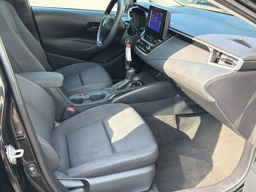 Used 2023 Toyota Corolla LE FWD image 9