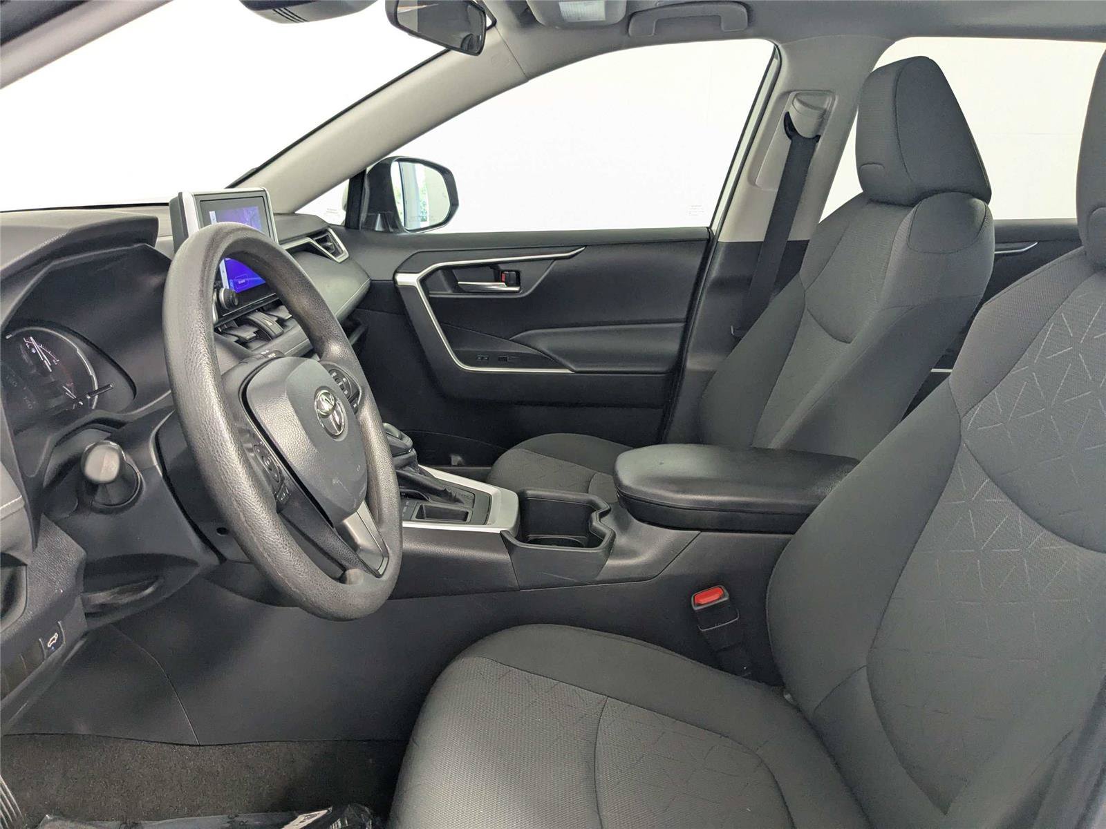 Used 2023 Toyota RAV4 XLE w/ Convenience Package FWD image 11