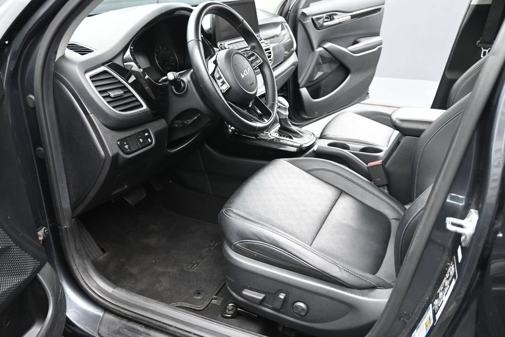 Used 2023 Kia Seltos EX AWD/4WD image 9