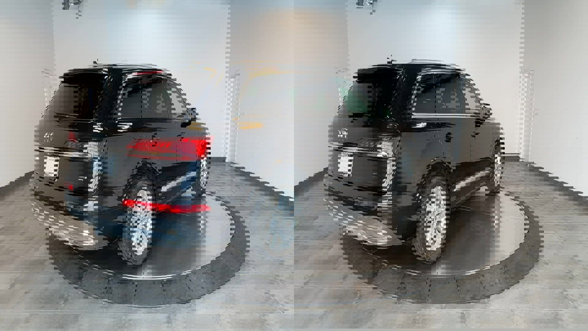 Used 2021 Audi Q7 2.0T Premium Plus w/ Executive Package image 8