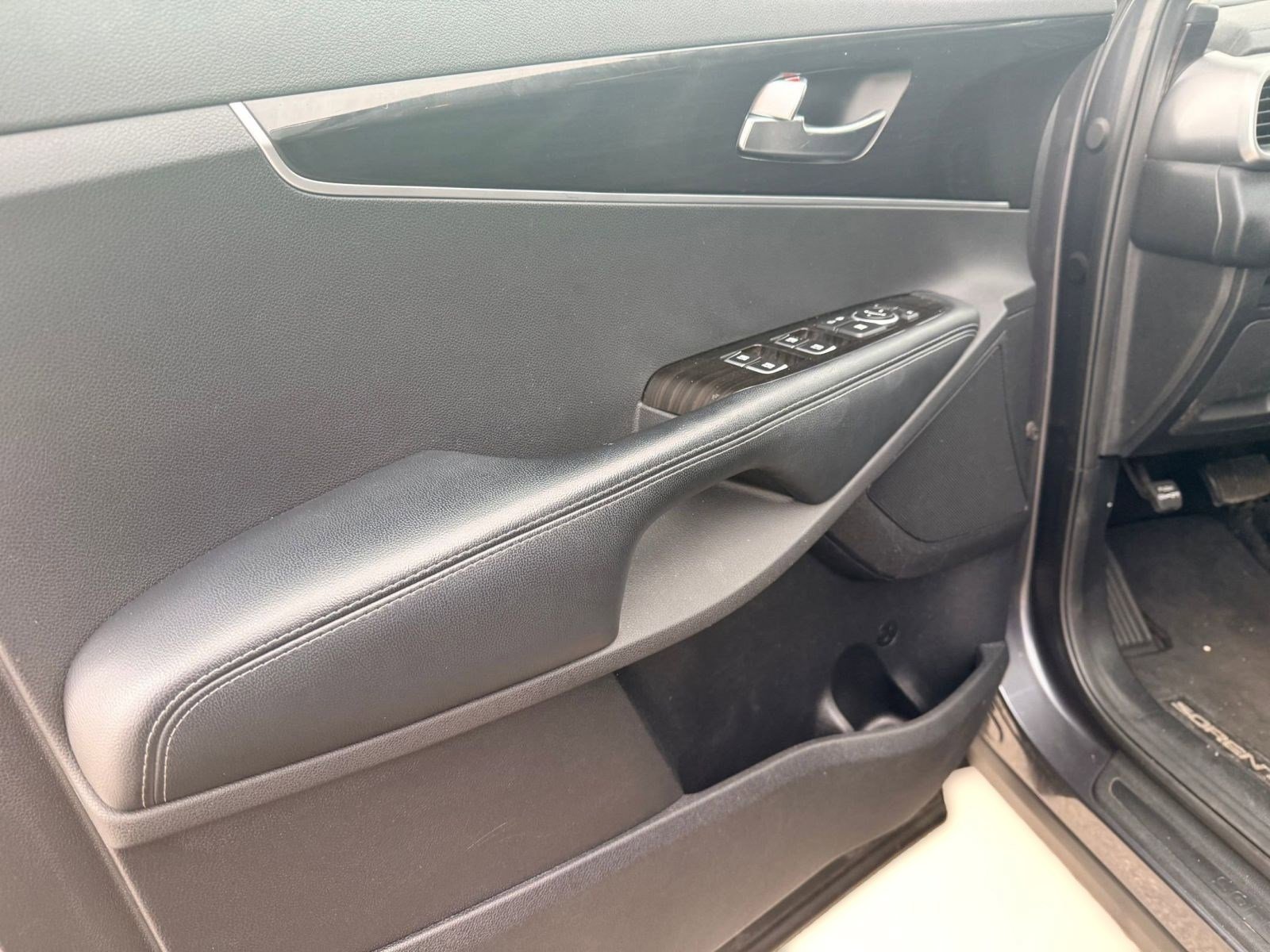 Used 2019 Kia Sorento LX V6 image 10