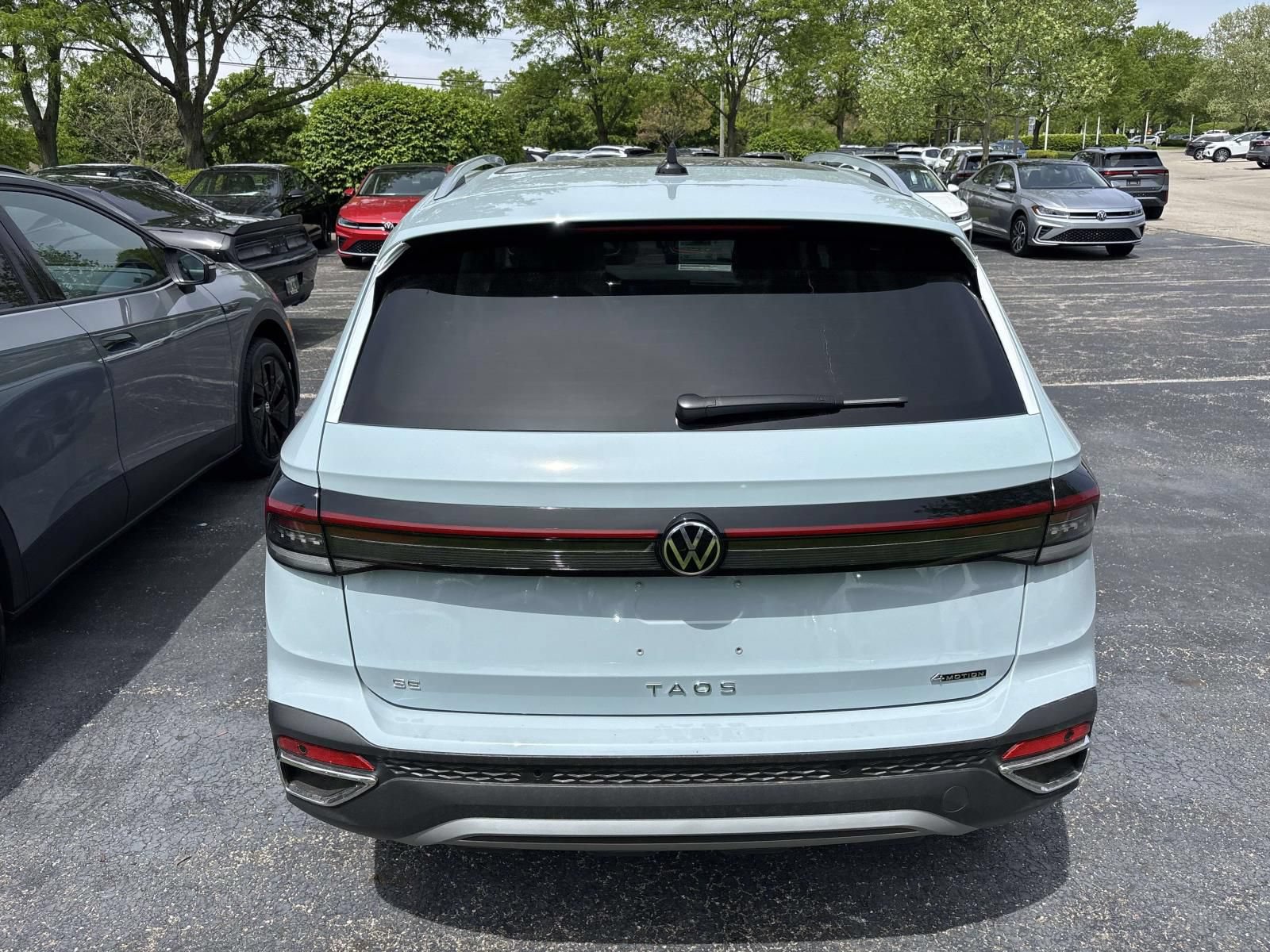 New 2026 Volkswagen Taos SE AWD/4WD image 9