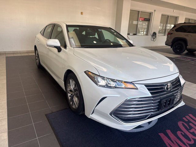 Used 2022 Toyota Avalon XLE FWD image 4