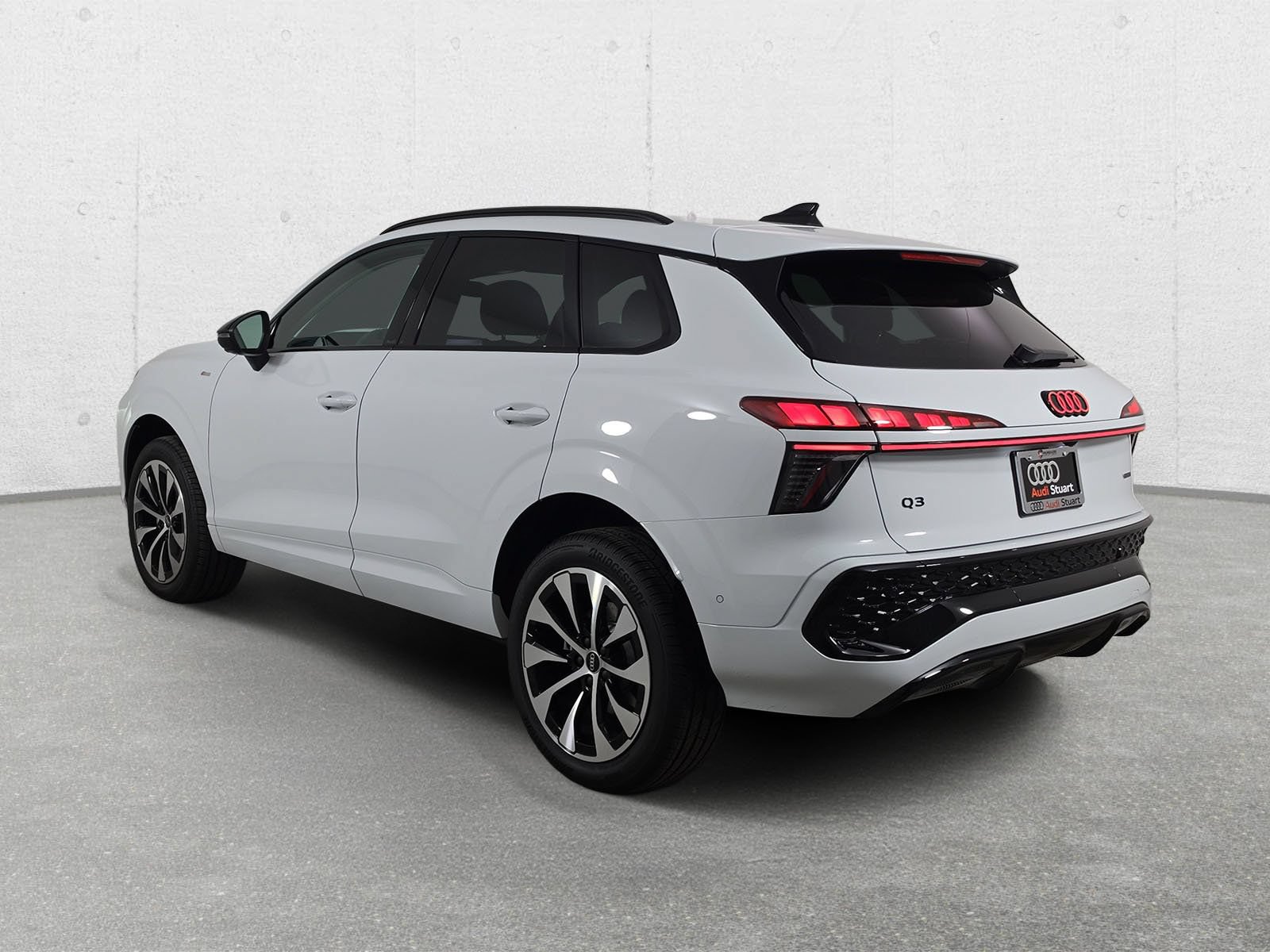 New 2026 Audi Q3 quattro 2.0T AWD/4WD image 5
