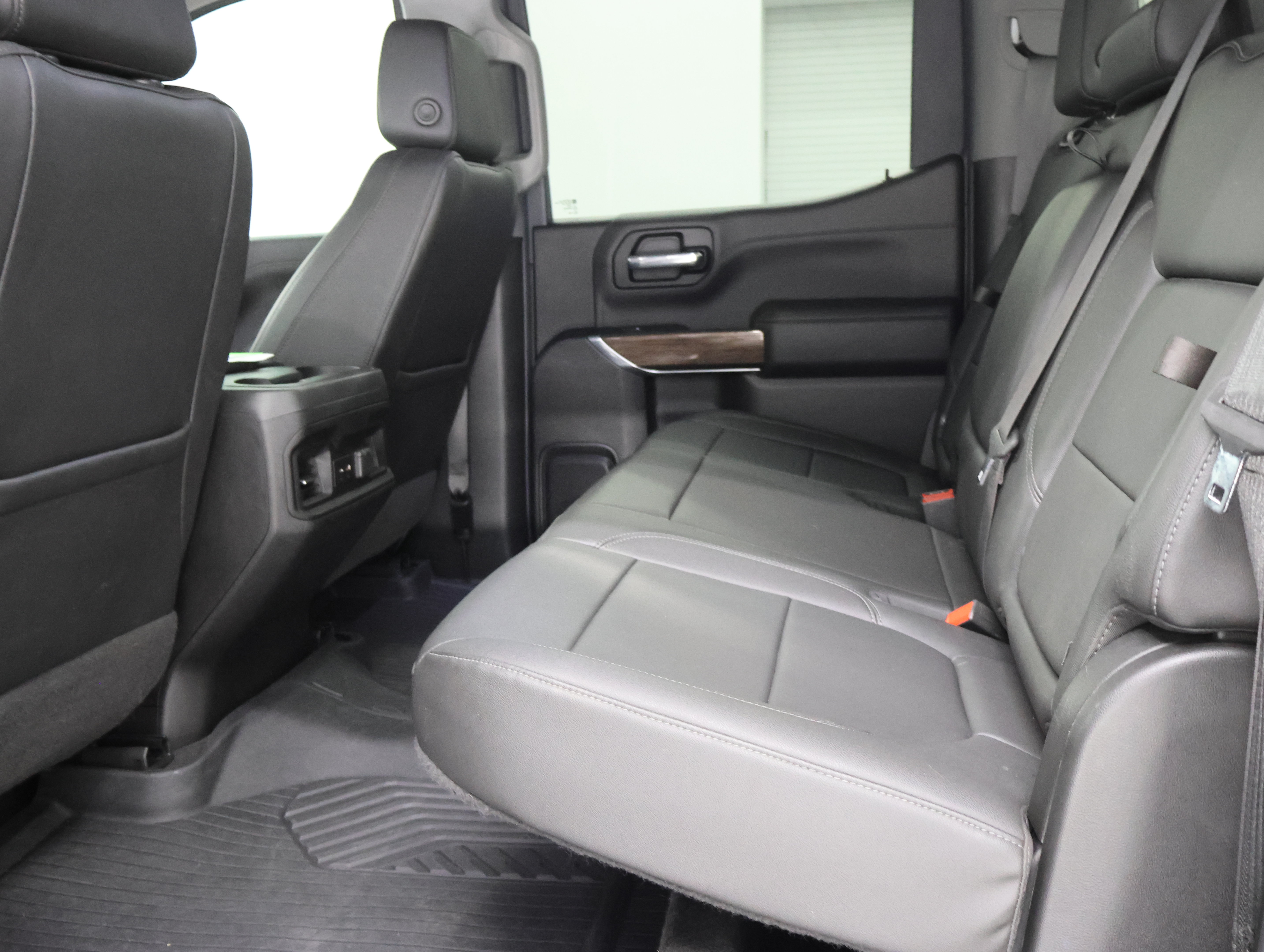 Used 2022 Chevrolet Silverado 1500 RST w/ Redline Edition AWD/4WD image 9