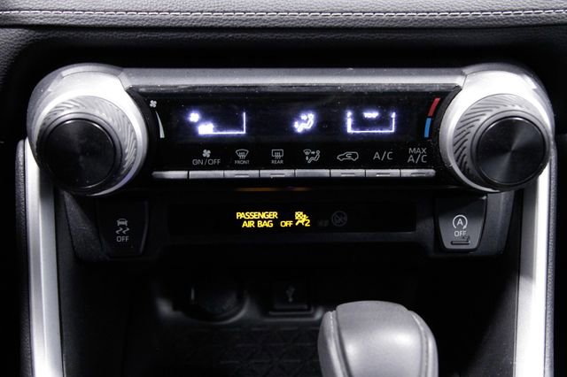 Used 2021 Toyota RAV4 LE AWD/4WD image 27