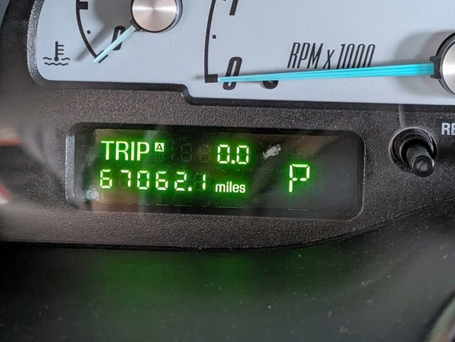 Used 2002 Ford Thunderbird Base image 25