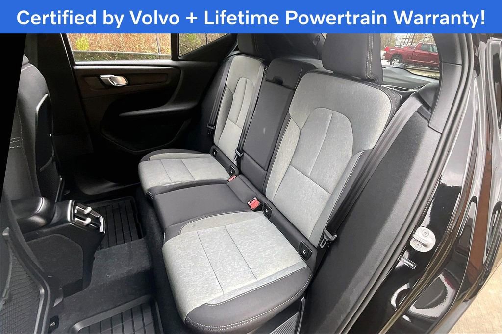 Certified 2023 Volvo XC40 B5 Core image 34