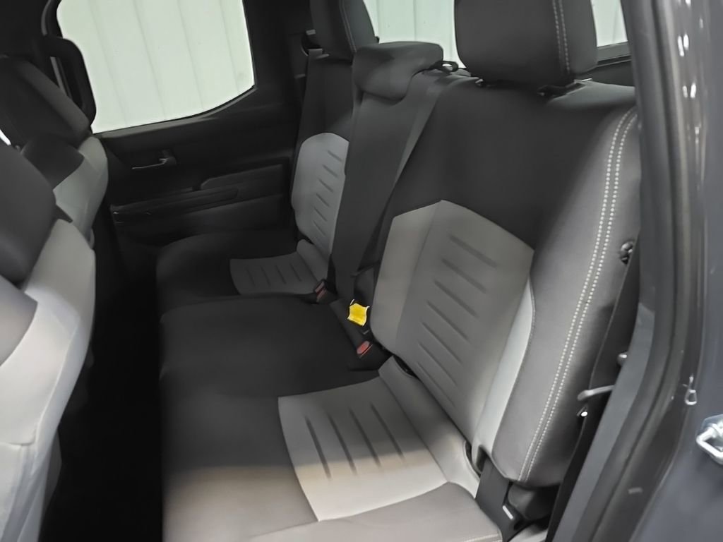 Used 2024 Toyota Tacoma TRD Sport AWD/4WD image 31