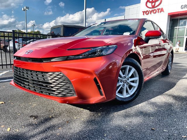 Used 2026 Toyota Camry LE FWD image 4