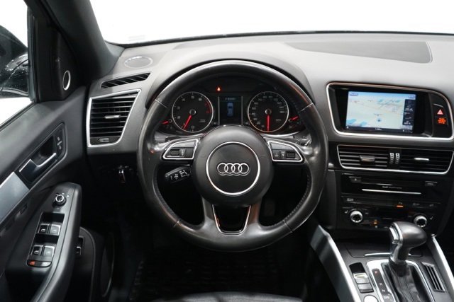 Used 2017 Audi Q5 2.0T Premium Plus w/ Technology Package image 12