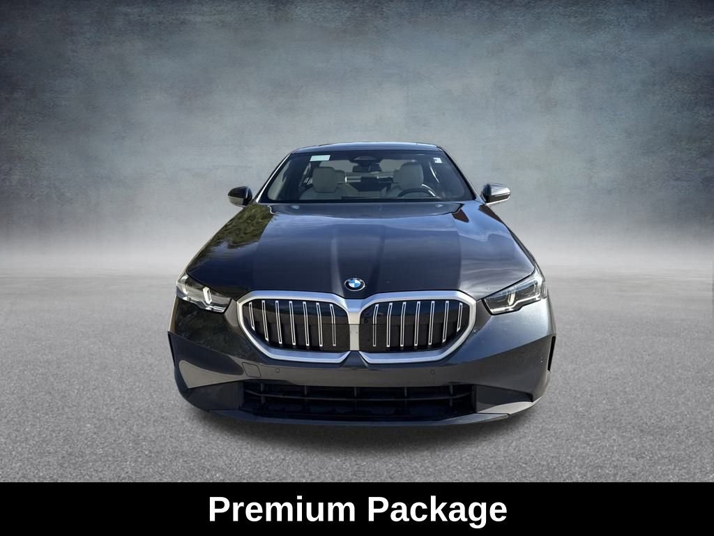 Used 2025 BMW 530i xDrive w/ Premium Package image 10