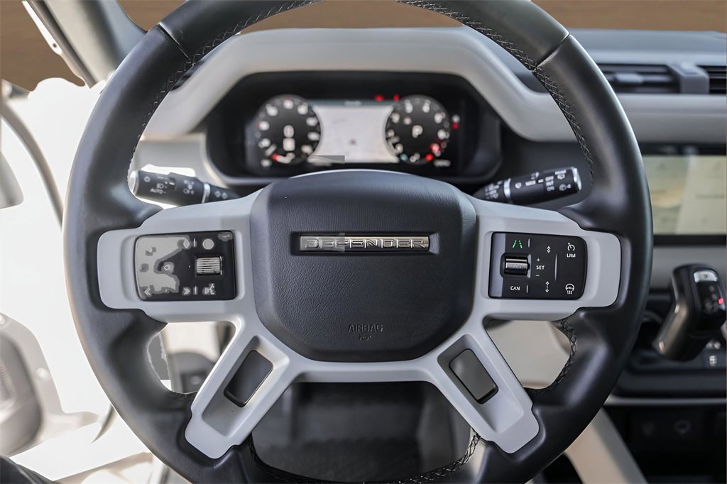 Used 2024 Land Rover Defender 110 X-Dynamic SE image 12