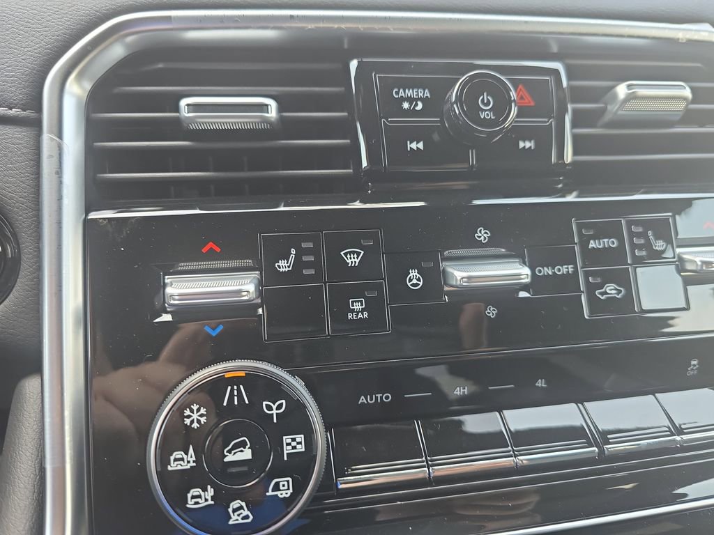New 2025 Nissan Armada SL w/ Captain's Chari Seat Package image 7