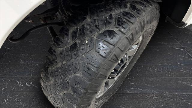 Used 2023 Ford F350 Platinum w/ Tremor Off-Road Package AWD/4WD image 39