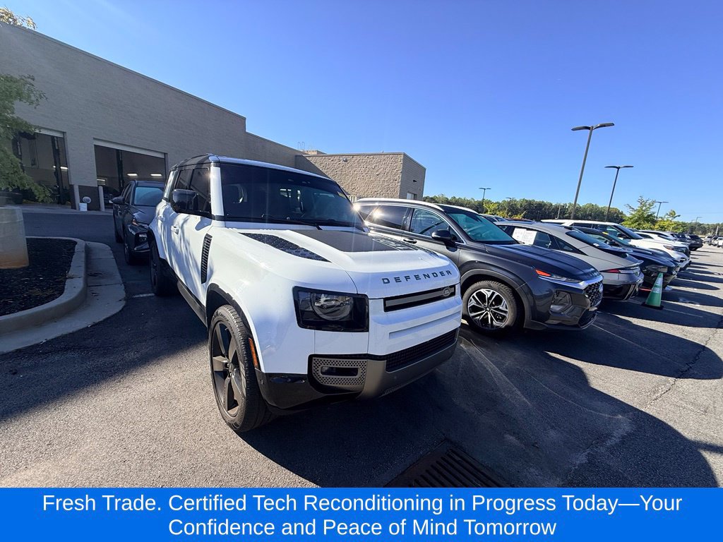 Used 2024 Land Rover Defender 110 X-Dynamic SE AWD/4WD image 6