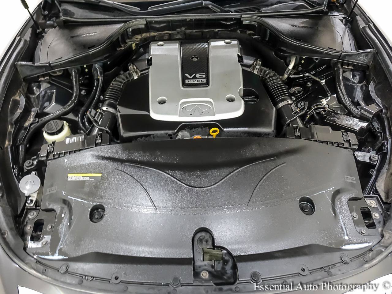 Used 2015 INFINITI Q70 3.7 w/ Technology Package AWD/4WD image 38