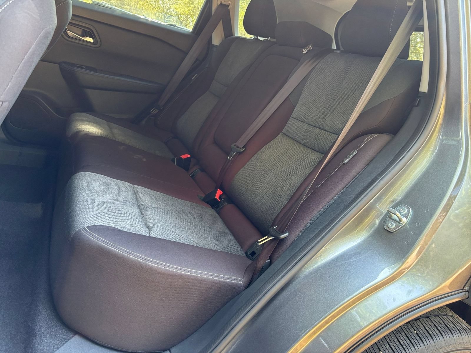 Used 2025 Nissan Rogue SV FWD image 40