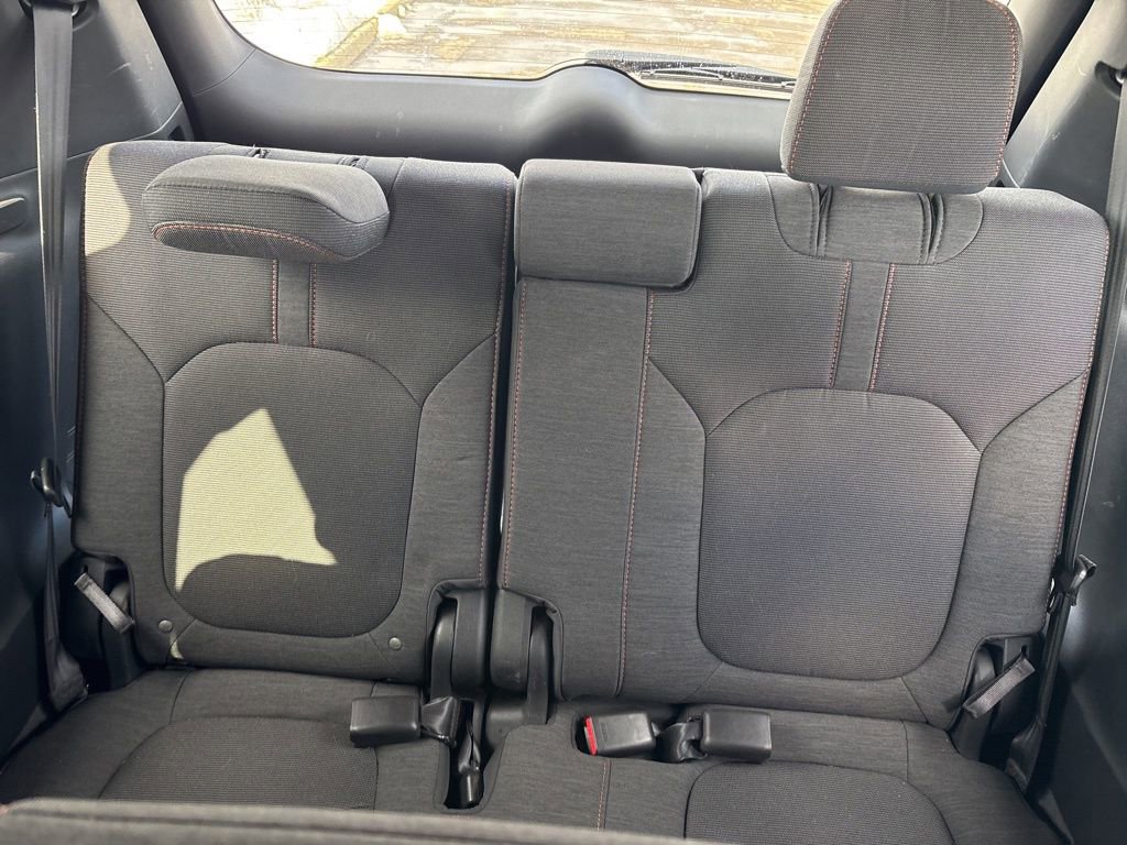 Used 2025 Honda Pilot Sport image 13