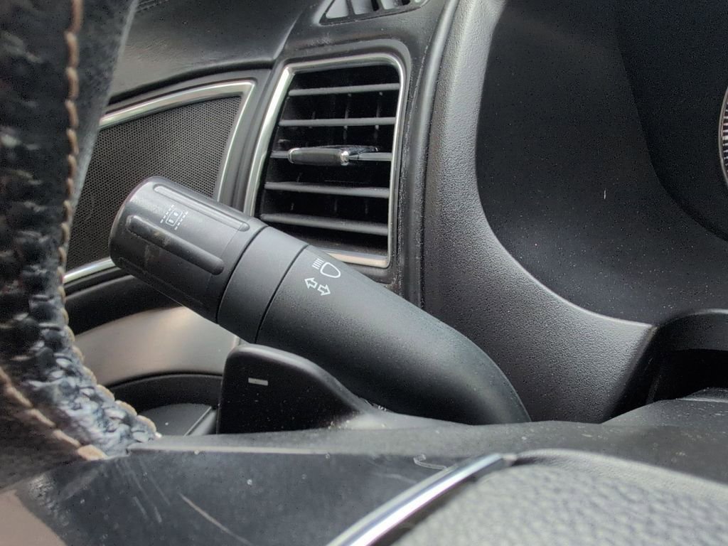 Used 2018 Ford Explorer Platinum image 27