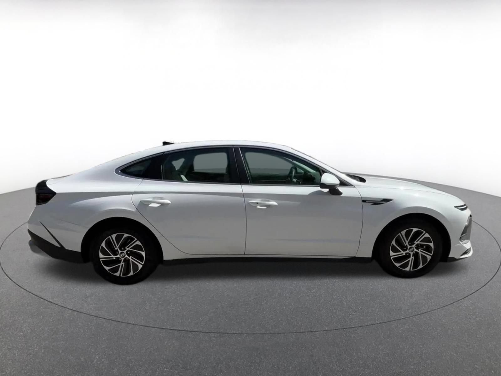 Used 2026 Hyundai Sonata Blue FWD image 16