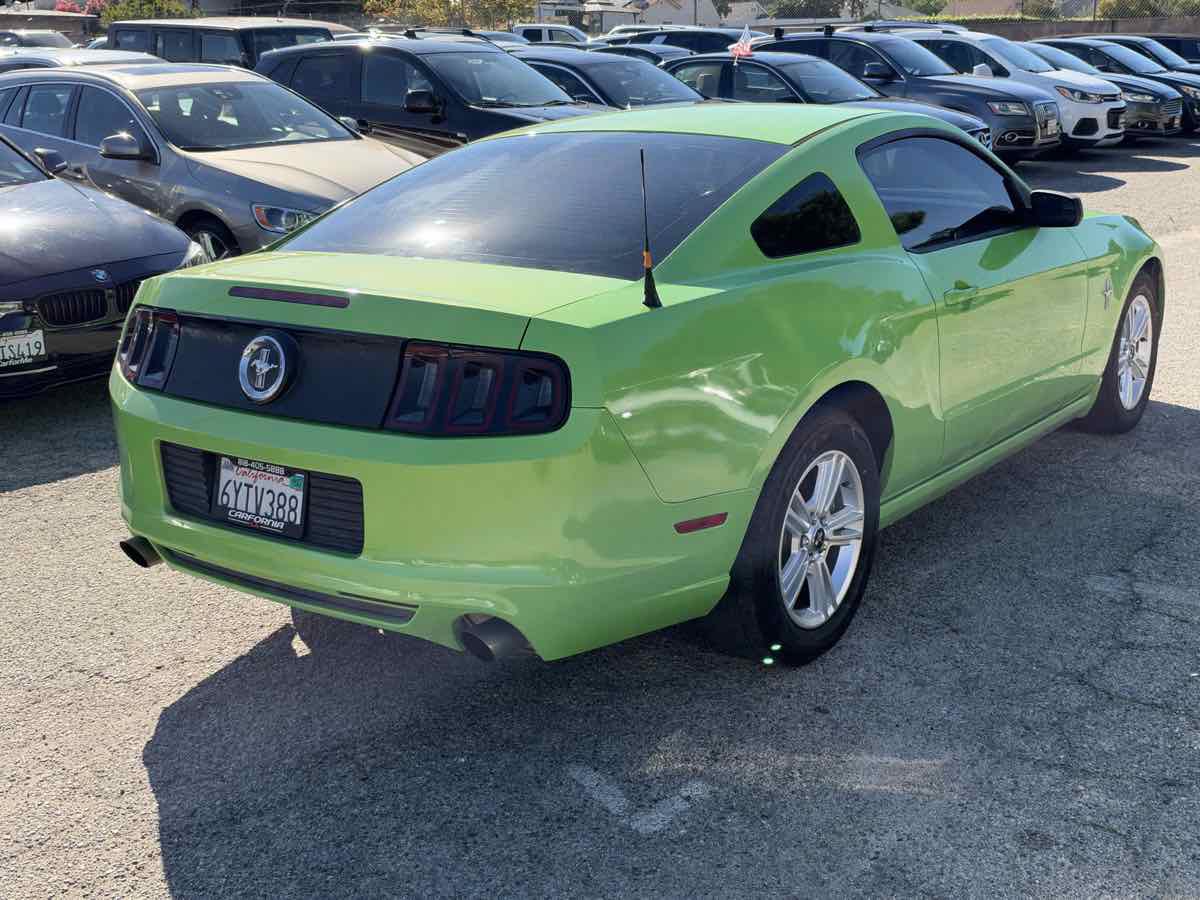 Used 2013 Ford Mustang Coupe RWD image 6