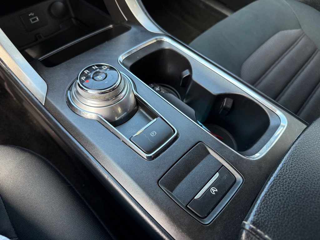 Used 2018 Ford Fusion SE FWD image 26