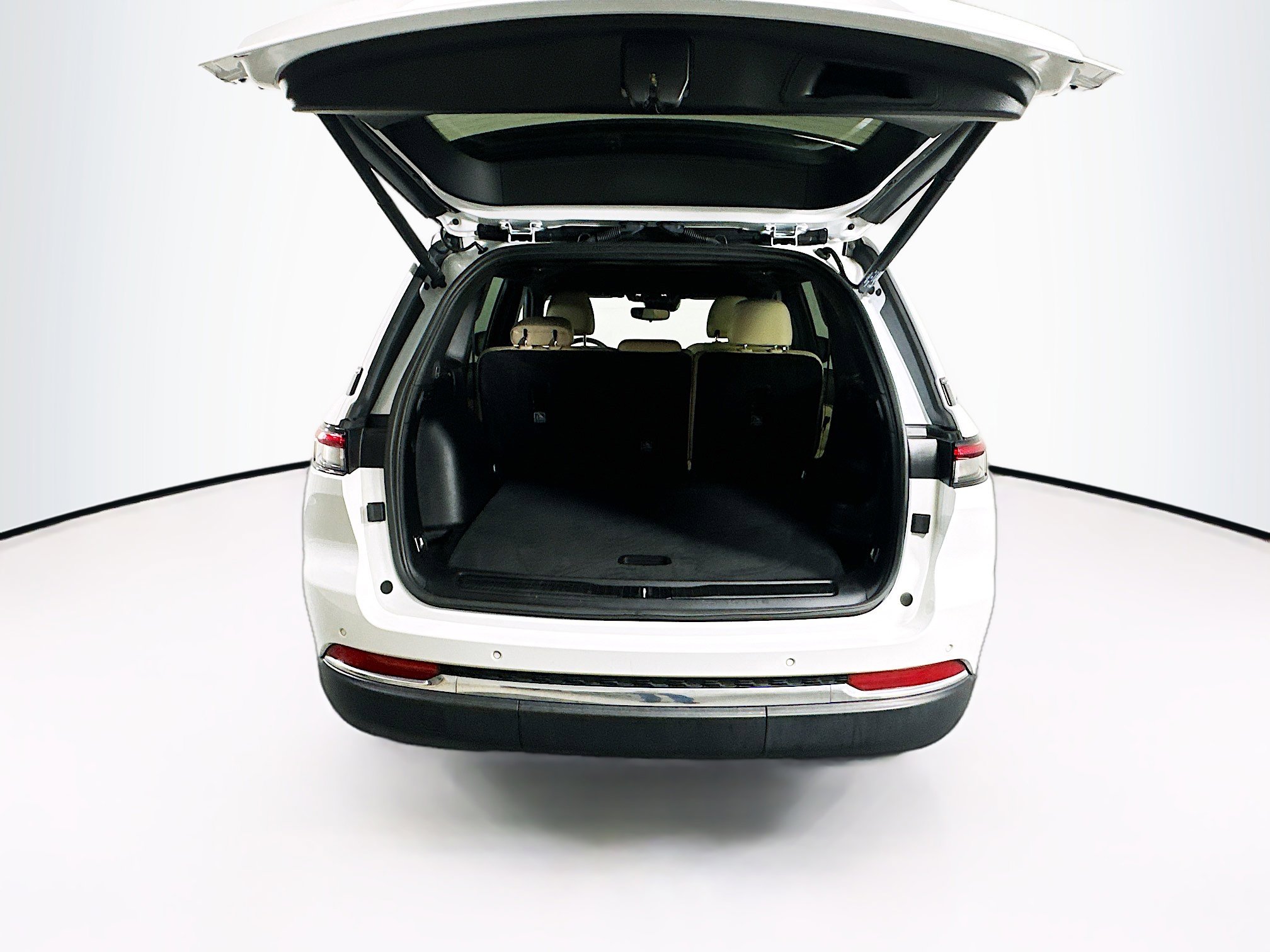 Used 2023 Jeep Grand Cherokee Limited AWD/4WD image 29