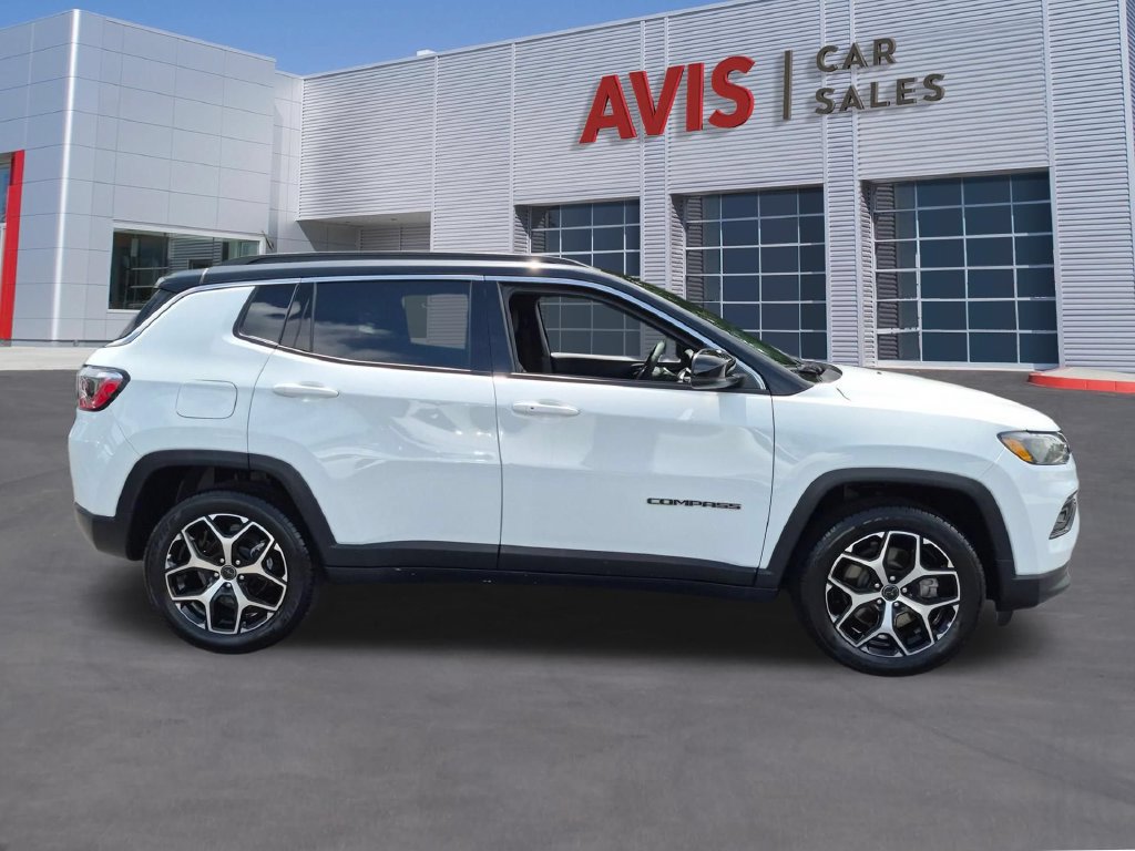 Used 2025 Jeep Compass Limited AWD/4WD image 5