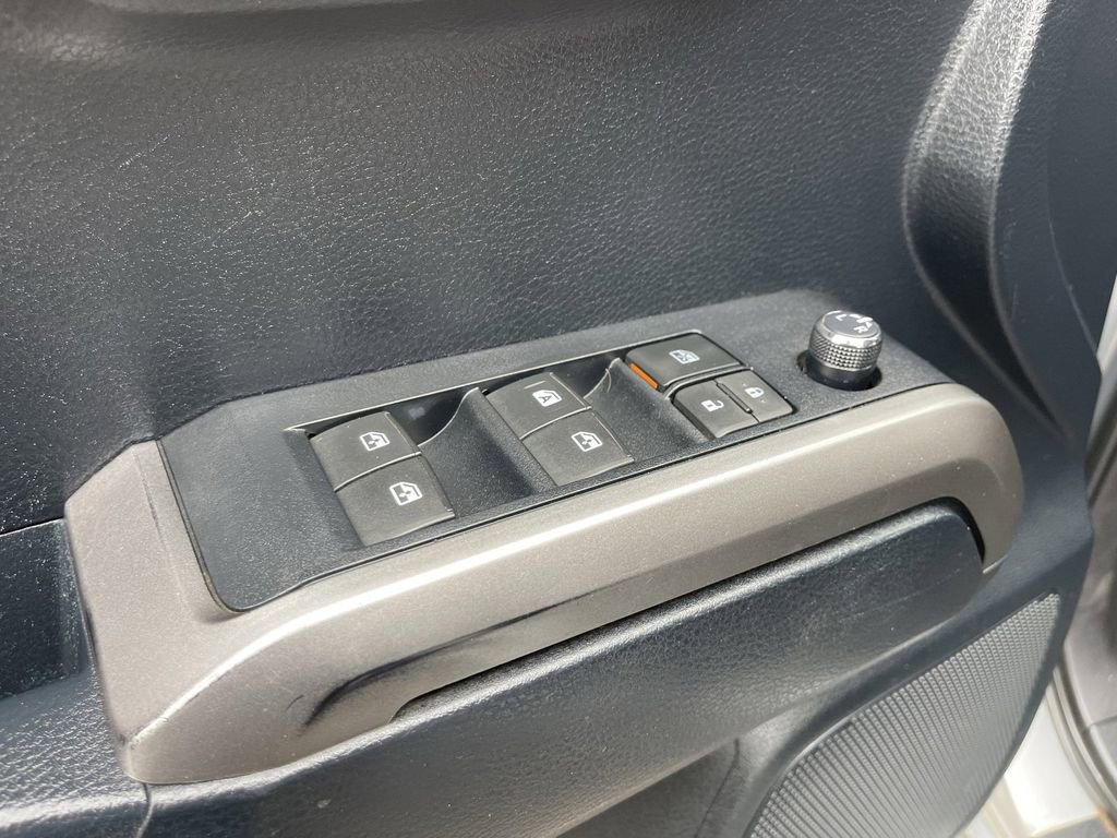 Used 2016 Toyota Tacoma SR5 w/ SR5 Appearance Package (SN) AWD/4WD image 20