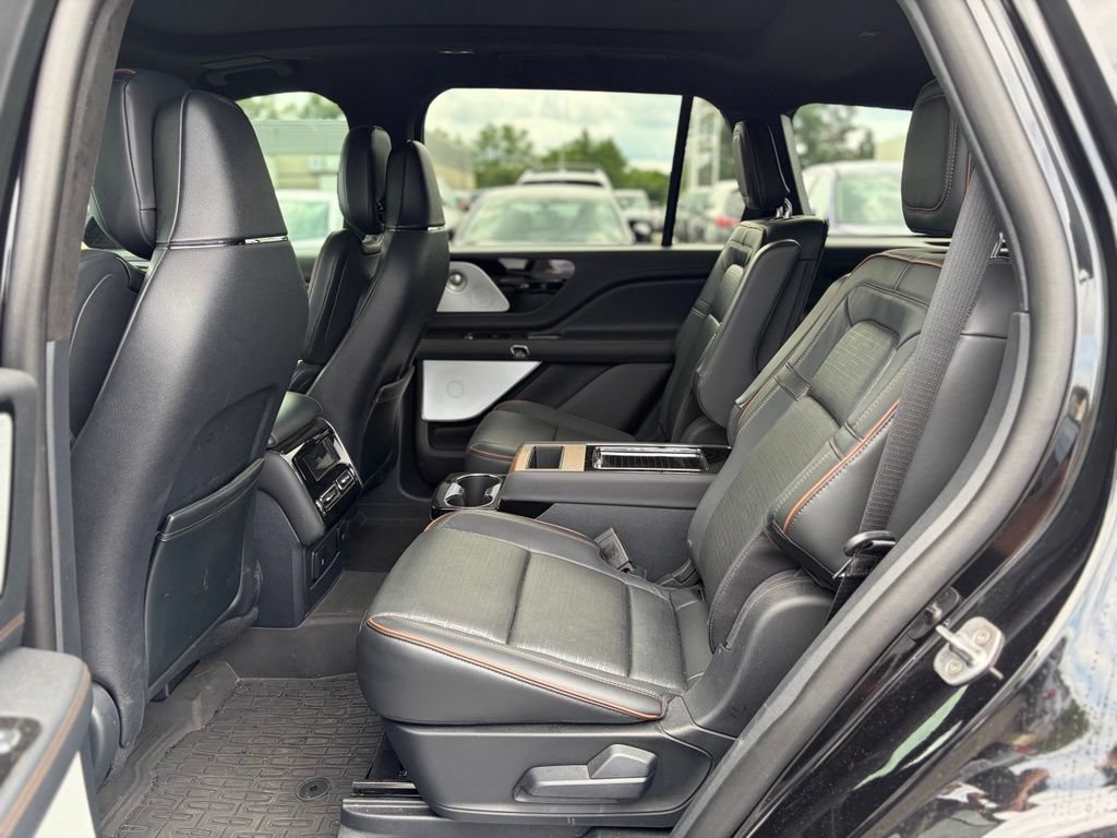 Used 2025 Lincoln Aviator Black Label w/ Jet Appearance Package AWD/4WD image 15