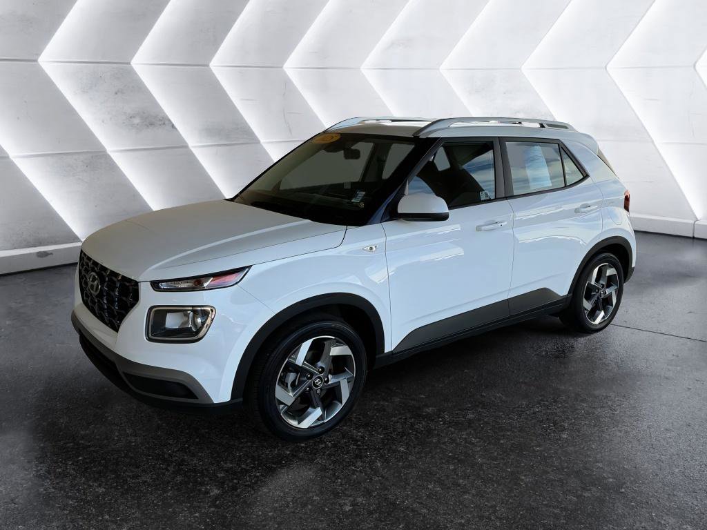 Certified 2025 Hyundai Venue SEL image 2