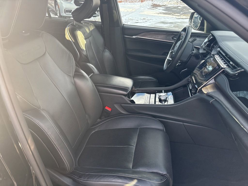 Certified 2023 Jeep Grand Cherokee Overland w/ Luxury Tech Group IV image 13