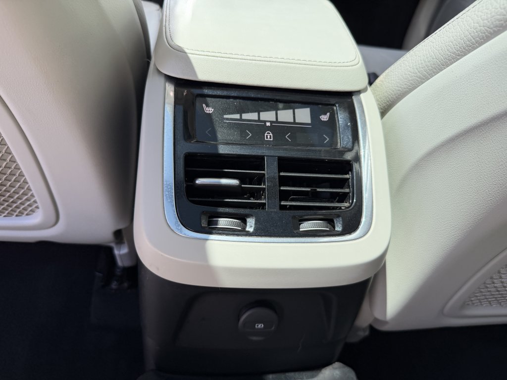 Used 2023 Volvo XC90 T8 Plus w/ Protection Package Premier AWD/4WD image 38