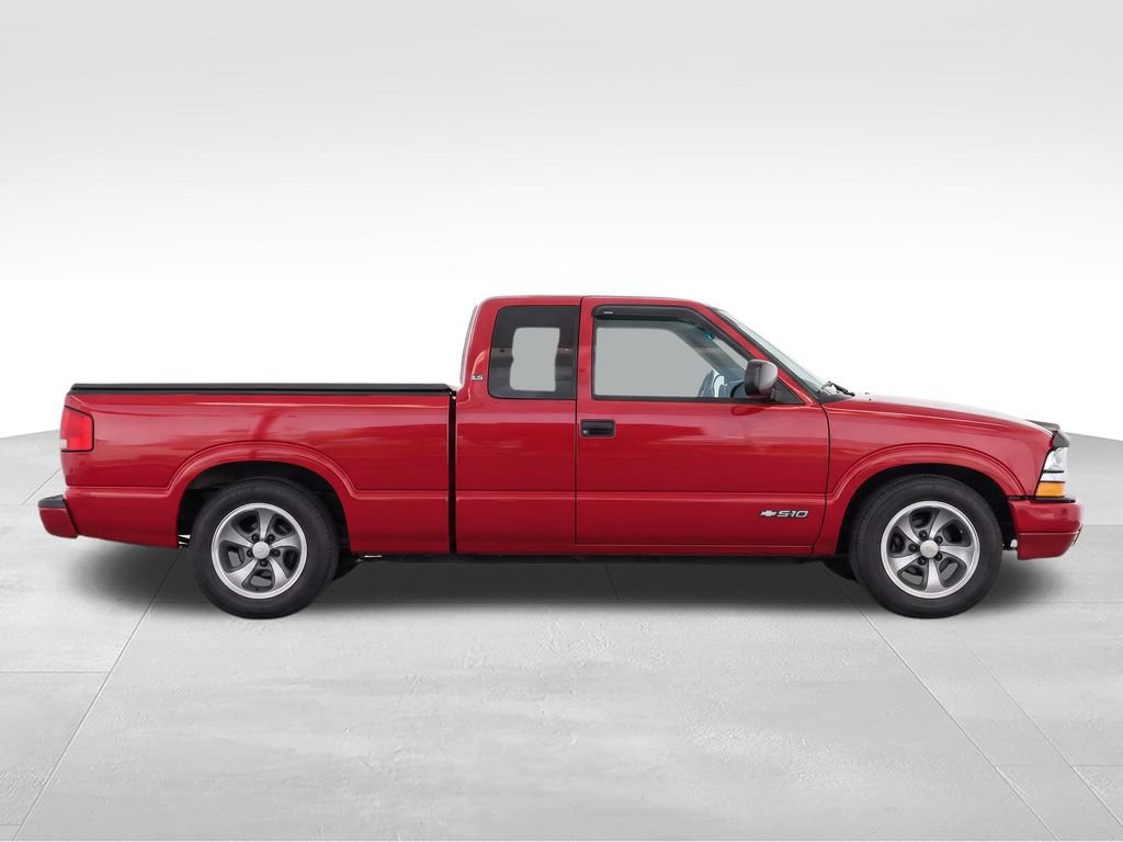 Used 2001 Chevrolet S10 Pickup LS w/ Preferred Equipment Group RWD image 10