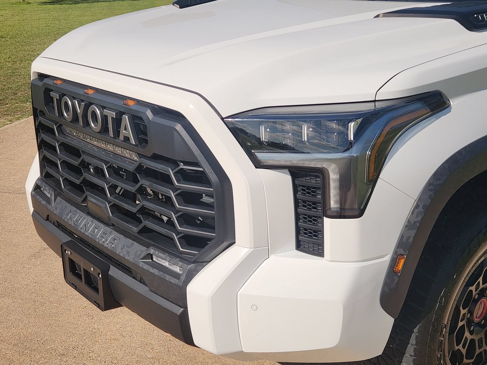Used 2022 Toyota Tundra TRD Pro AWD/4WD image 10