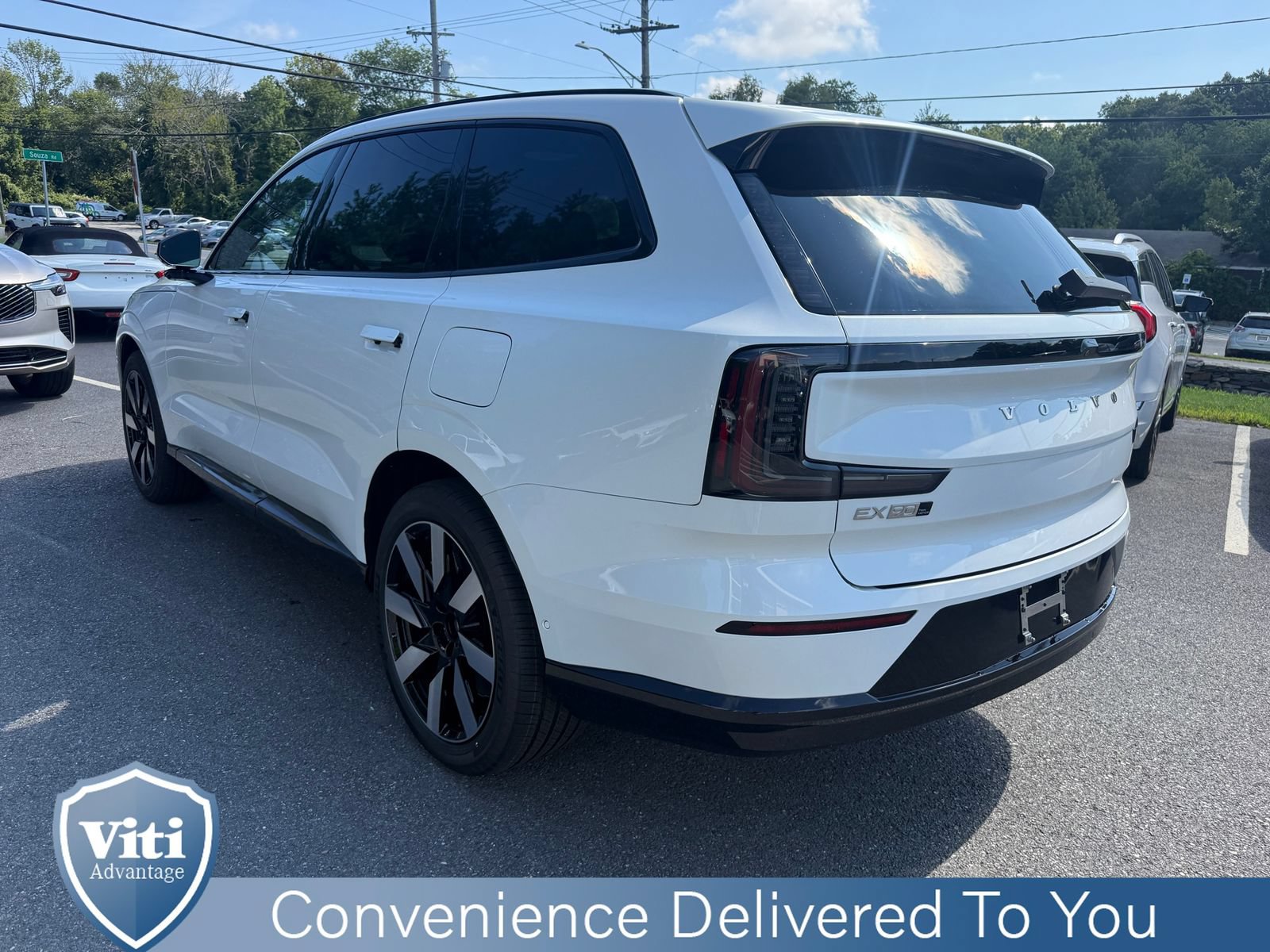 New 2026 Volvo EX90 Plus AWD/4WD image 6