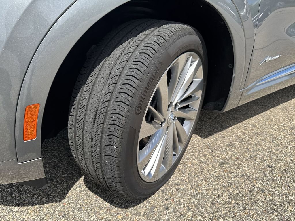 Certified 2025 Buick Envision Avenir AWD/4WD image 3