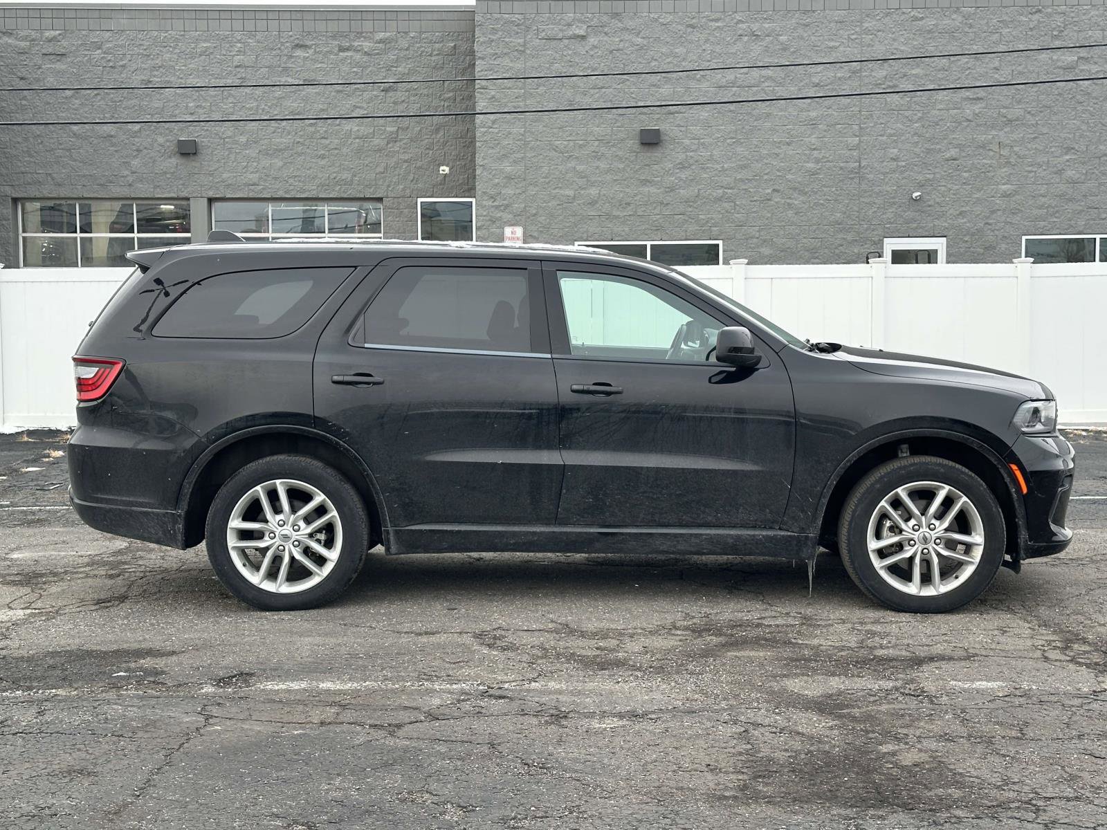 Used 2023 Dodge Durango GT image 2