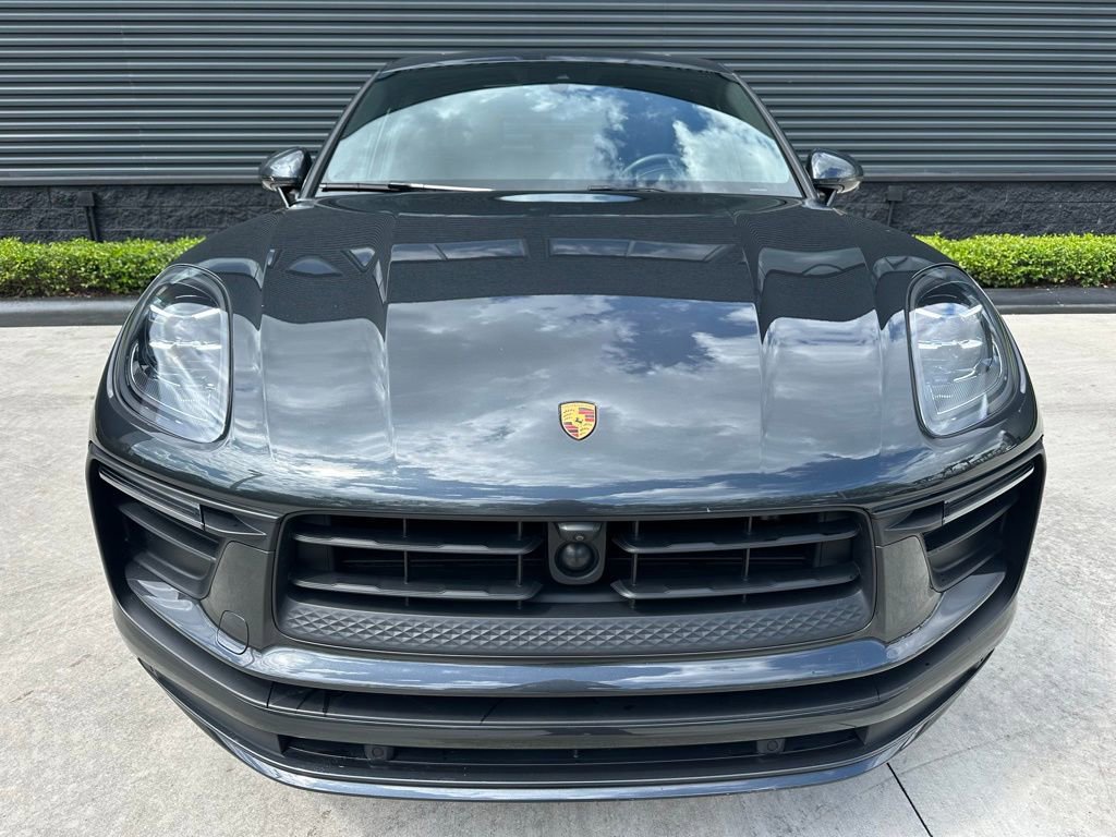 Certified 2023 Porsche Macan AWD/4WD image 8