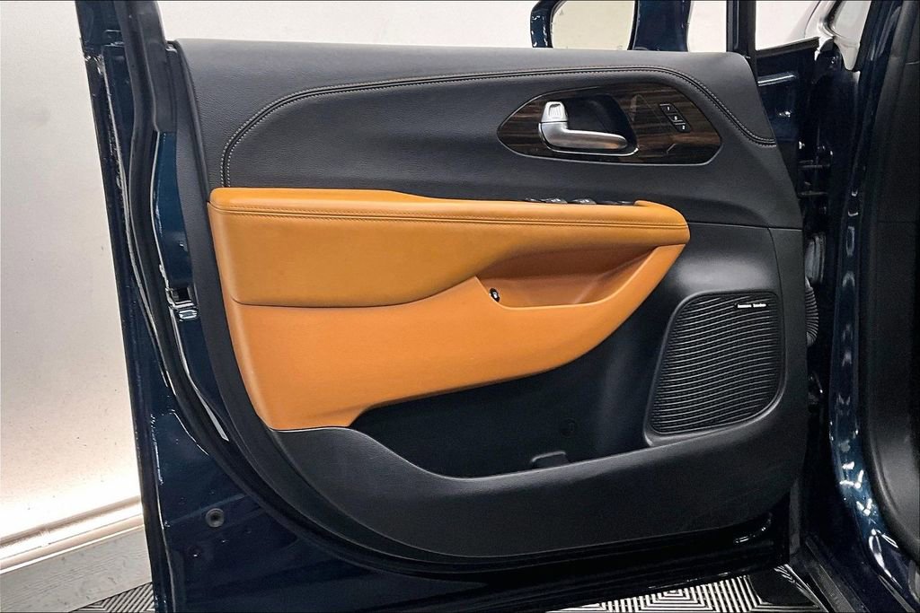 Used 2022 Chrysler Pacifica Pinnacle image 24