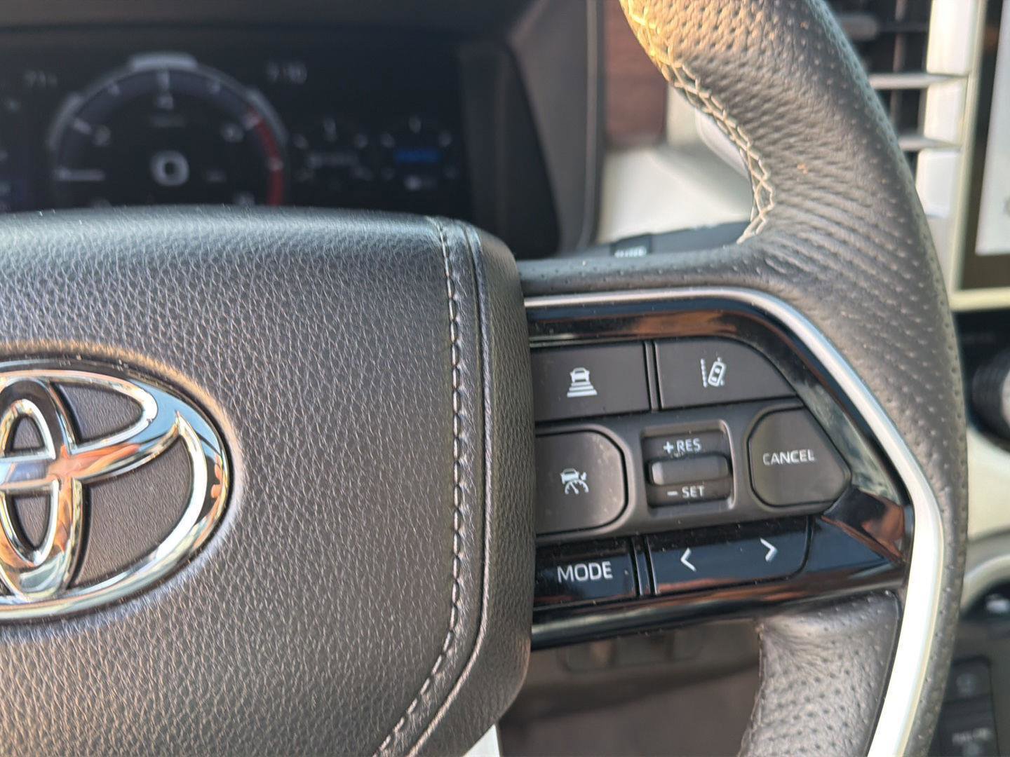 Used 2023 Toyota Tundra Capstone AWD/4WD image 23