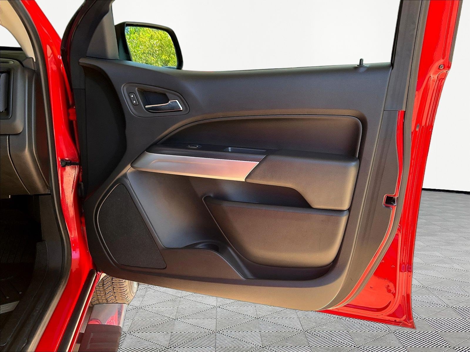 Used 2020 Chevrolet Colorado LT w/ Luxury Package AWD/4WD image 28