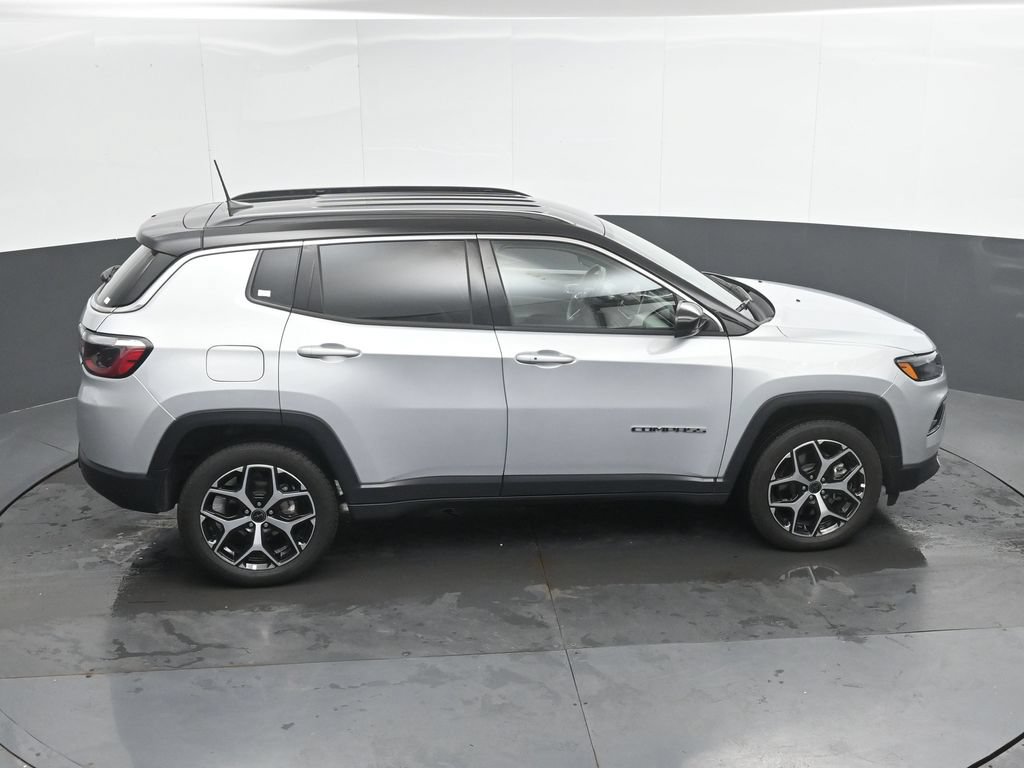 Used 2025 Jeep Compass Limited AWD/4WD image 33
